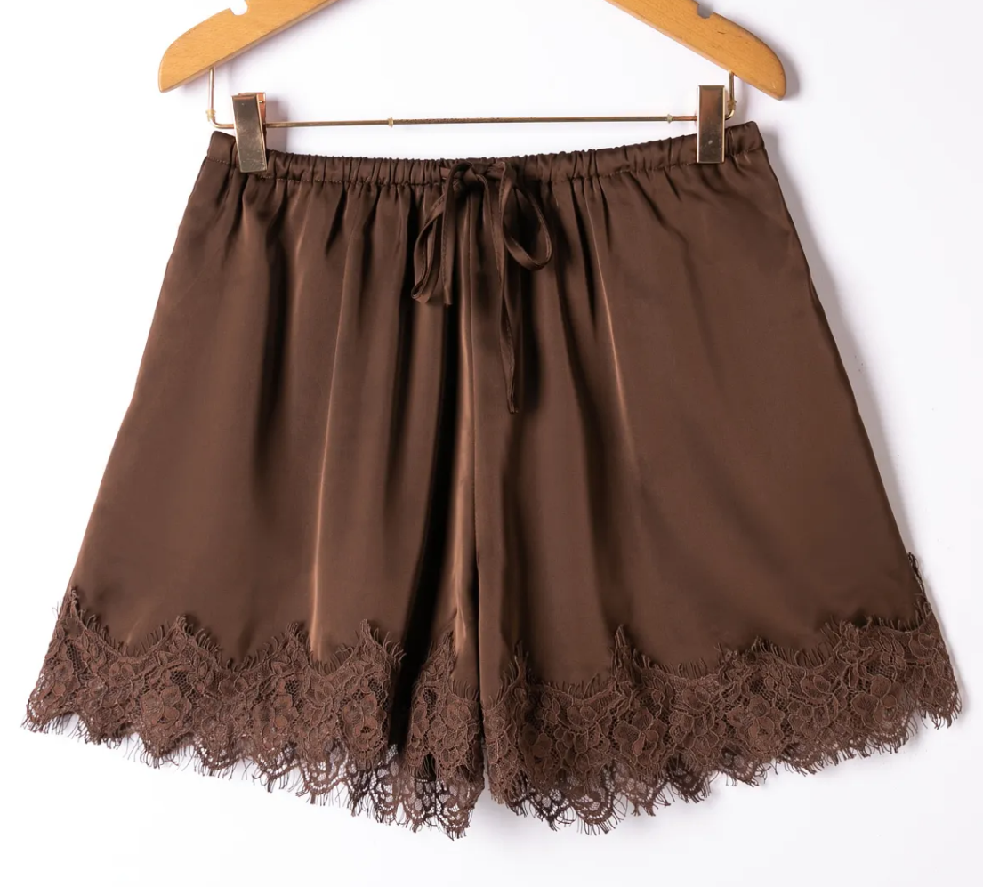 PRÉCOMMANDE- Short dentelle chocolat